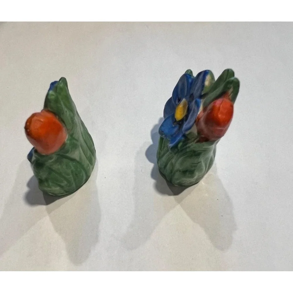 Vintage‎ Flower Salt & Pepper Shakers Made in Japan